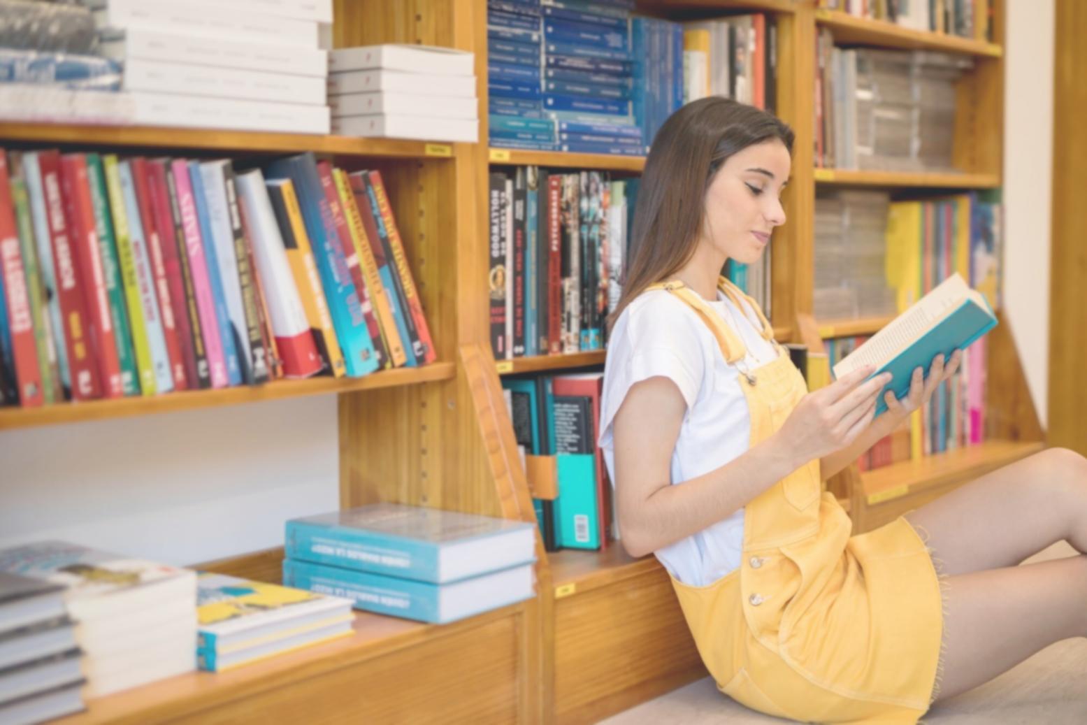 Equipo de Sonelovira trabajando en análisis financiero