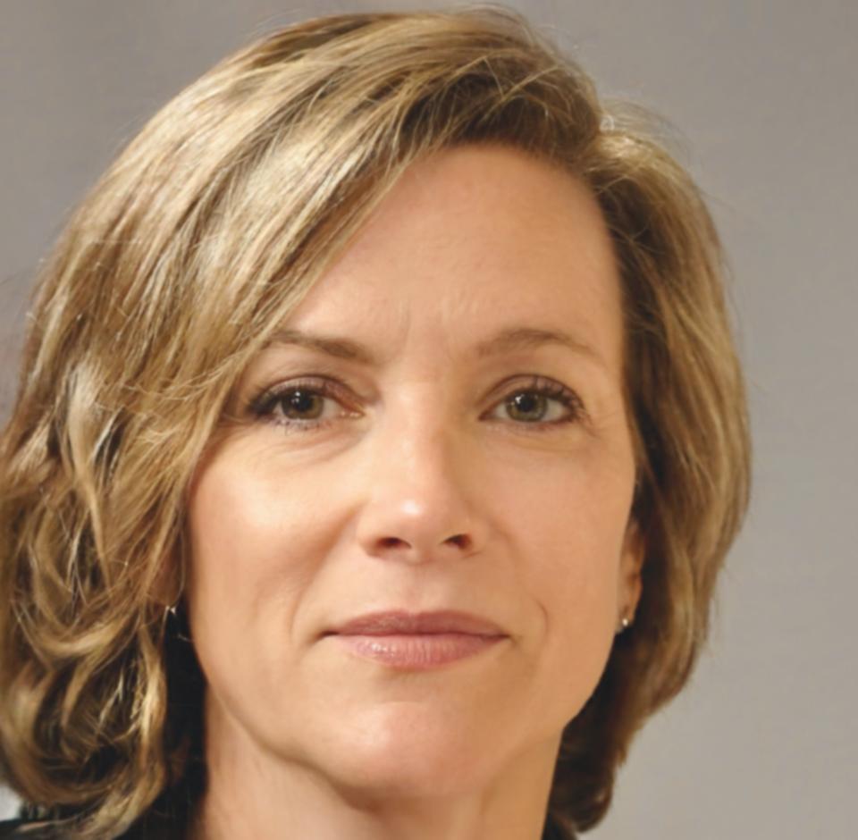 Instructora experta en métricas de rendimiento financiero